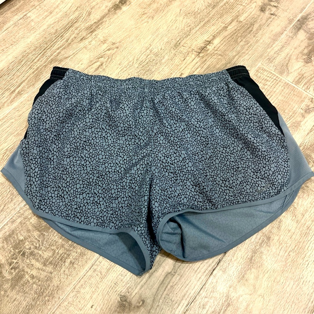 Nike Women’s Gray Black Abstract Dots Dri-Fit Lined Running Shorts Size Medium